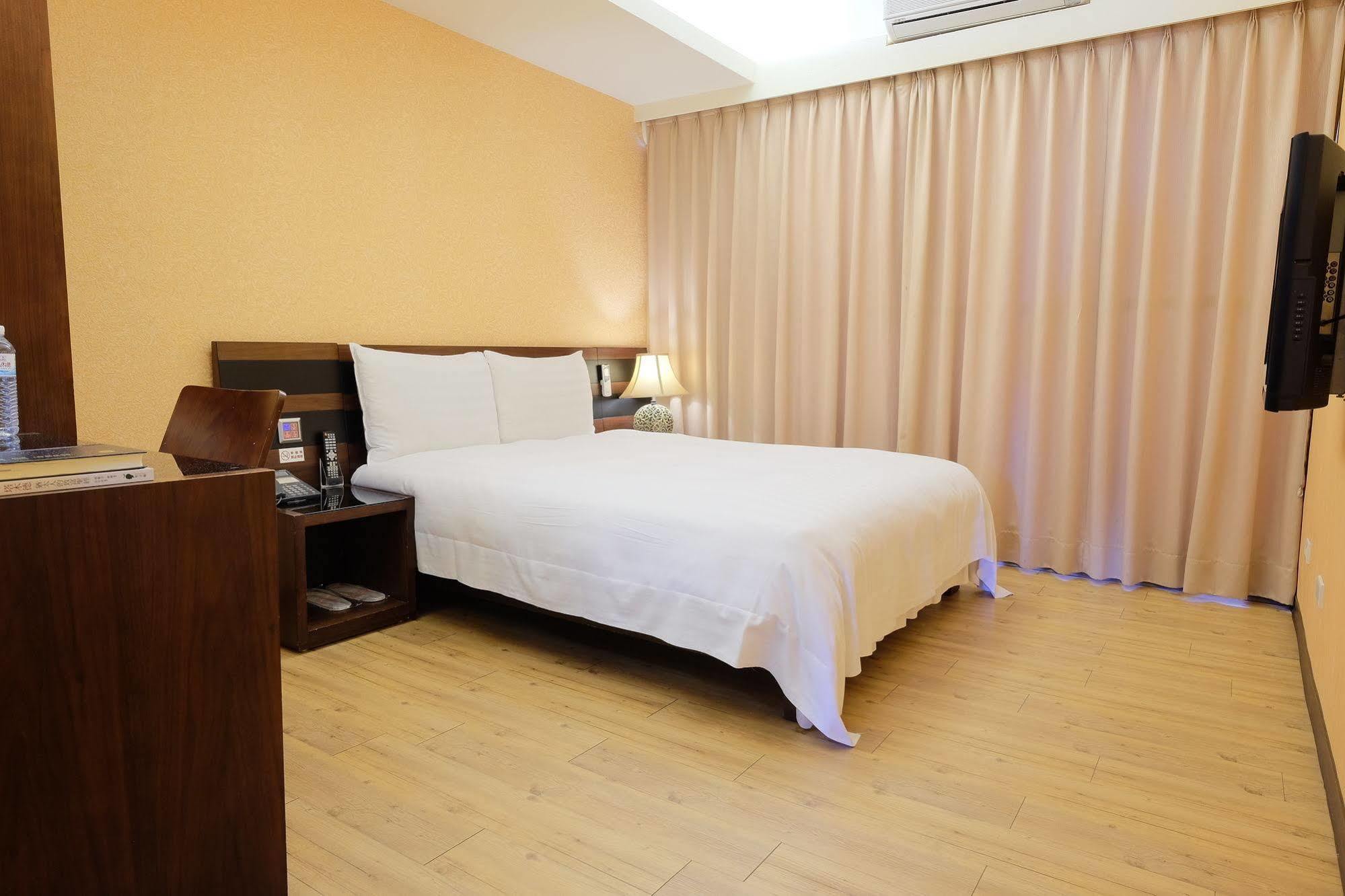 Talmud Hotel Gongyuan Tajcshung Kültér fotó
