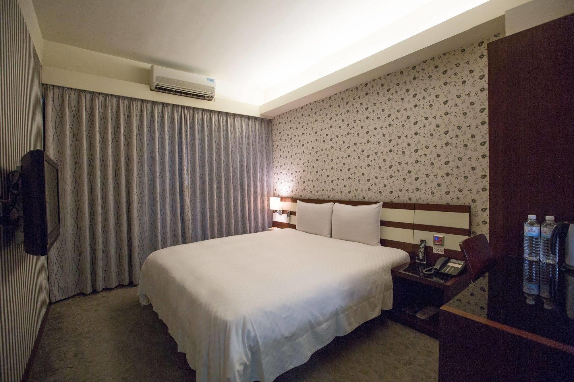 Talmud Hotel Gongyuan Tajcshung Kültér fotó